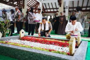 Kapolri Kenang Jejak Reformasi Gus Dur Melalui Ziarah di Tebuireng Jelang Hari Bhayangkara ke-80
